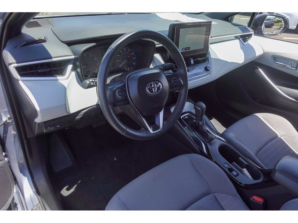 Used 2025 Toyota Corolla SE FWD image 9