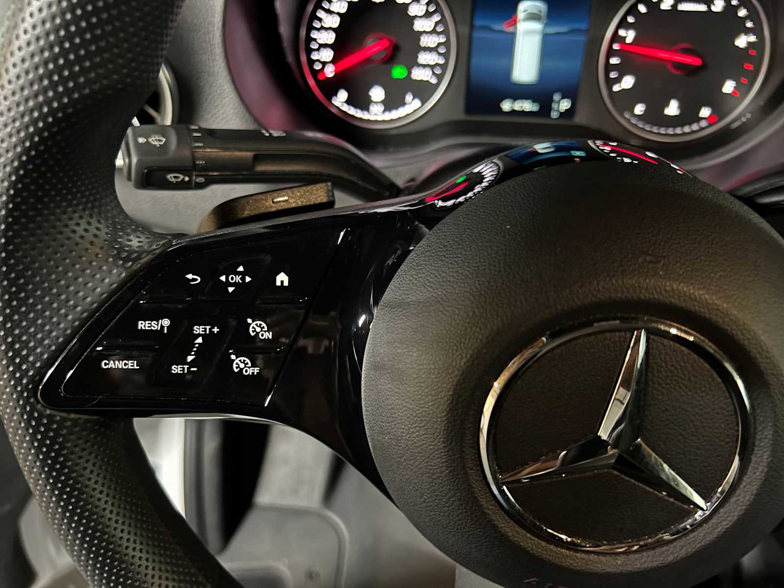 Used 2025 Mercedes-Benz Sprinter 2500 image 21