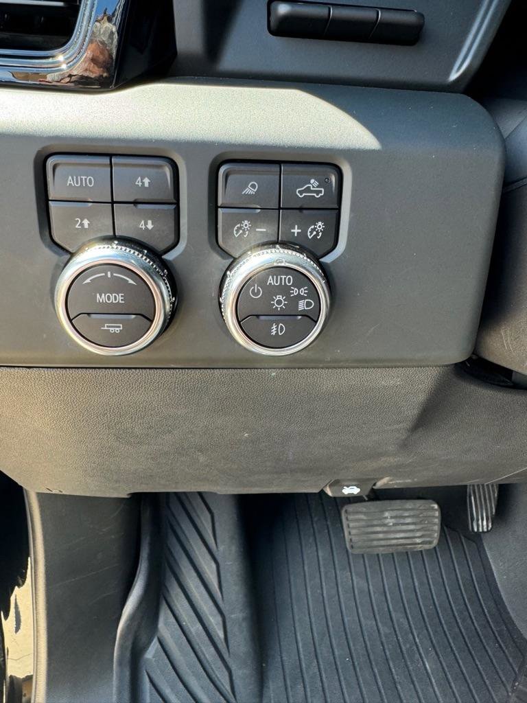 Used 2024 GMC Sierra 1500 AT4 w/ Technology Package AWD/4WD image 12