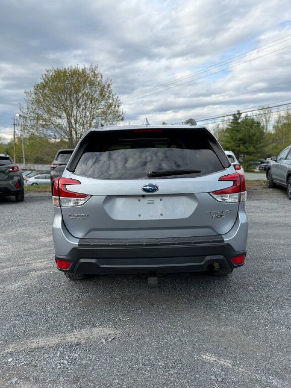 Used 2020 Subaru Forester Premium AWD/4WD image 6