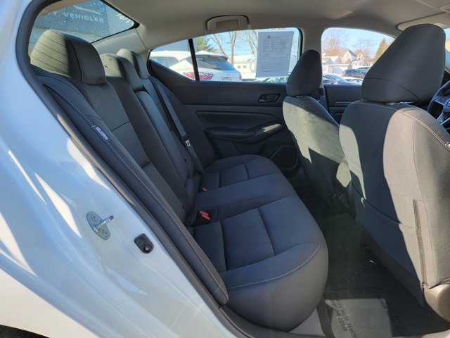 Used 2024 Nissan Altima 2.5 SV image 11