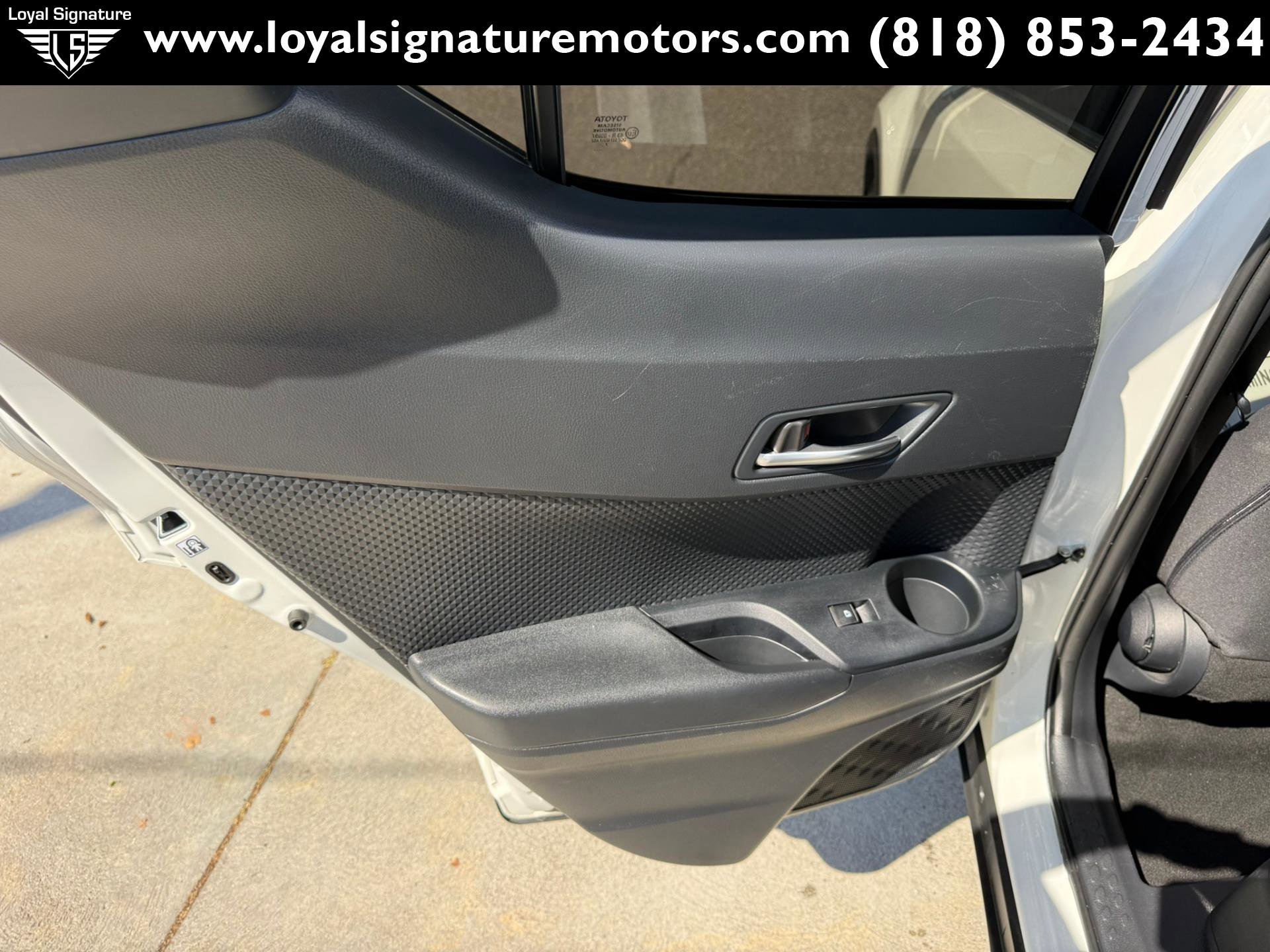 Used 2018 Toyota C-HR XLE image 12