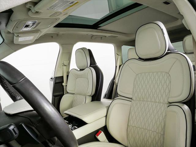 Used 2023 Lincoln Aviator Black Label w/ Class IV Trailer Tow Package AWD/4WD image 5