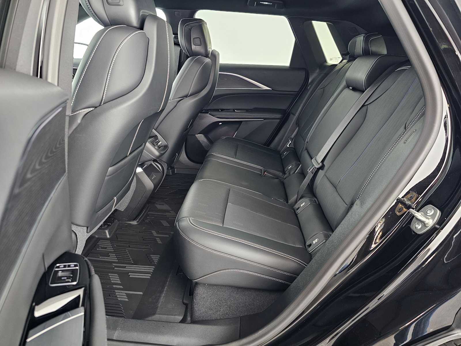 Used 2025 Cadillac Lyriq Luxury w/ LPO, Floor Liner Package image 15