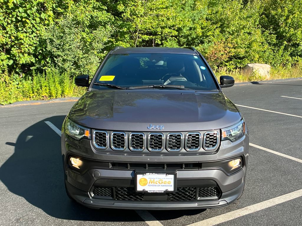 Used 2024 Jeep Compass Latitude image 8