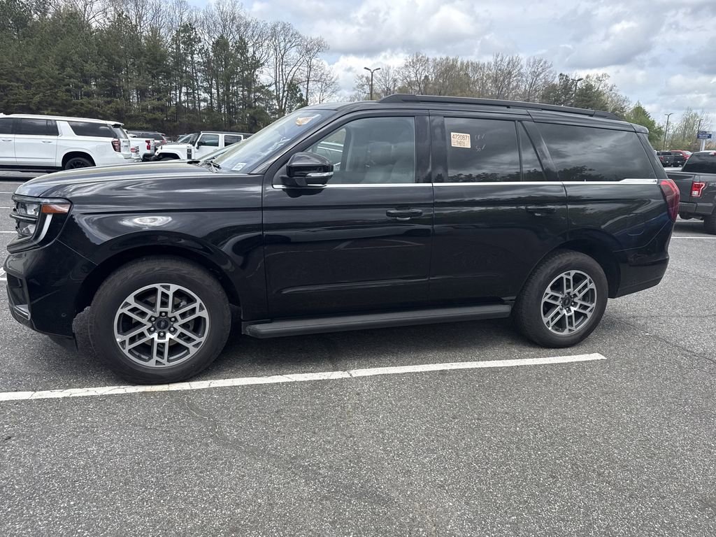 Used 2025 Ford Expedition Active AWD/4WD image 32