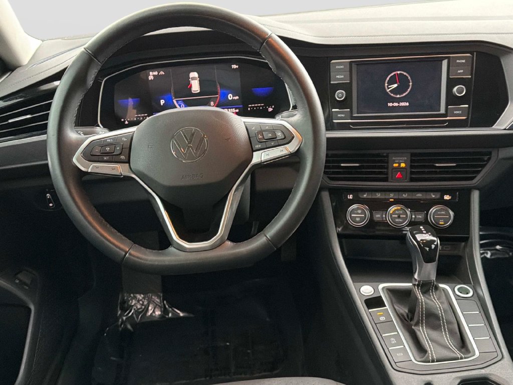 Used 2024 Volkswagen Jetta SE FWD image 14
