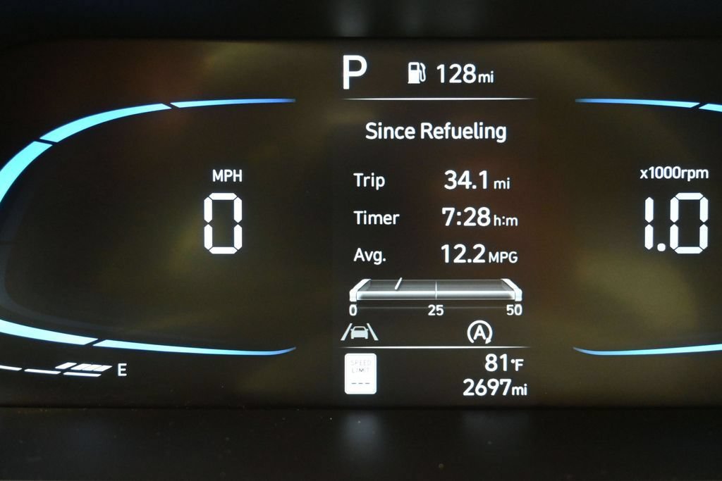 Certified 2025 Hyundai Elantra SE w/ Cargo Package FWD image 16