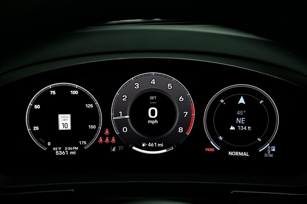 Certified 2025 Porsche Cayenne AWD/4WD image 36