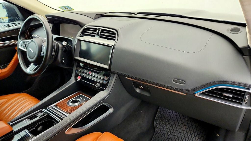 Used 2018 Jaguar F-PACE Portfolio AWD/4WD image 25