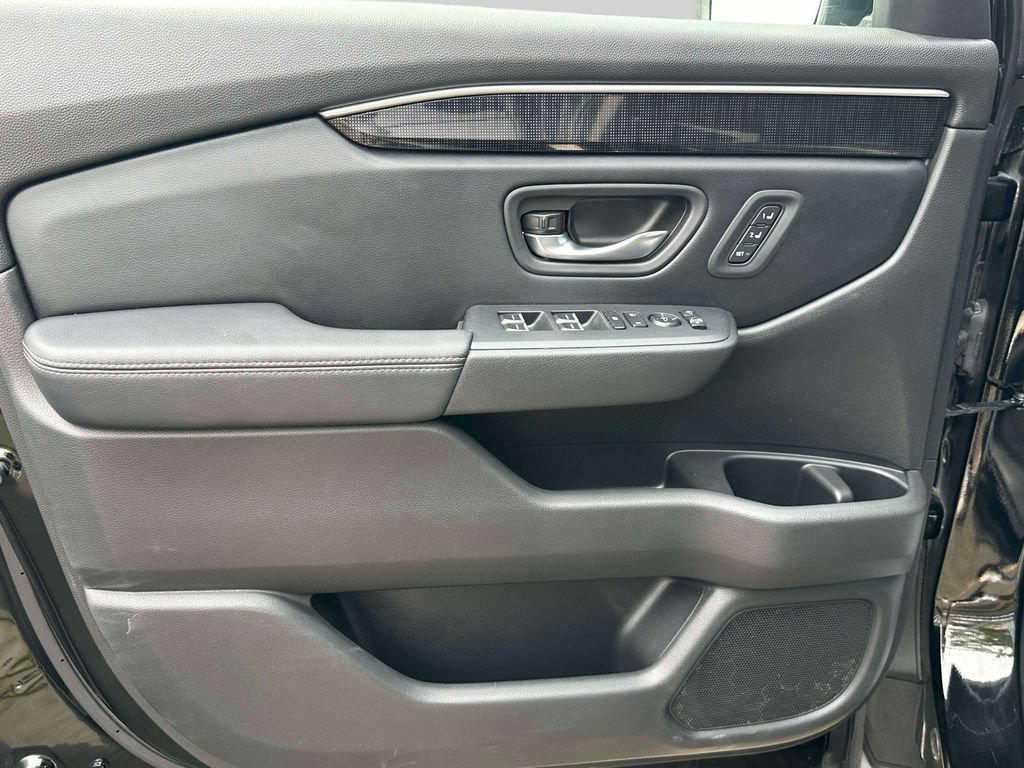 Certified 2025 Honda Pilot Elite image 16