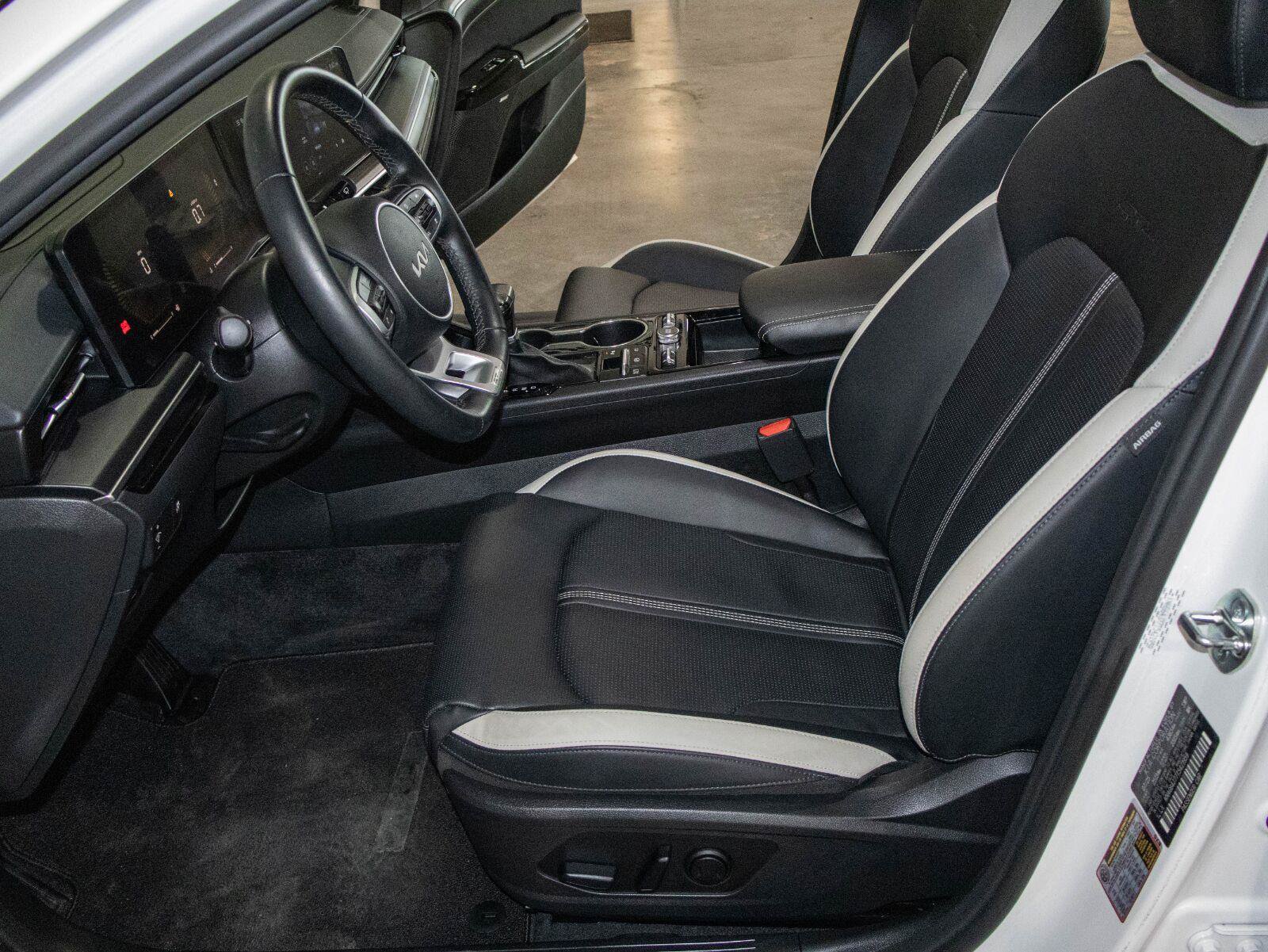 Used 2026 Kia K5 GT-Line w/ GT-Line Premium Package FWD image 8