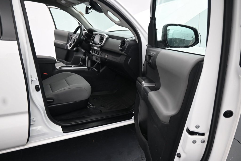 Used 2023 Toyota Tacoma SR5 AWD/4WD image 22