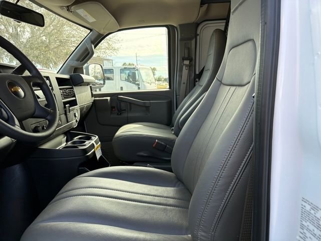 New 2025 Chevrolet Express 2500 Work Van 3D Extended Cargo Van w/ Driver Convenience Package RWD image 21