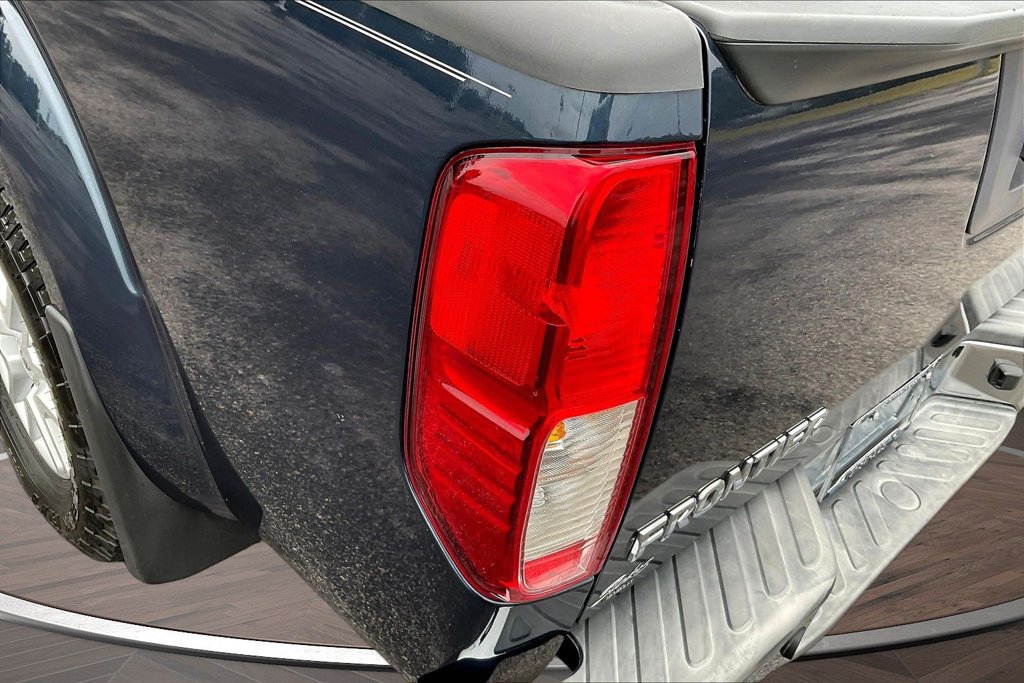 Used 2016 Nissan Frontier SV w/ SV Value Truck Package RWD image 27