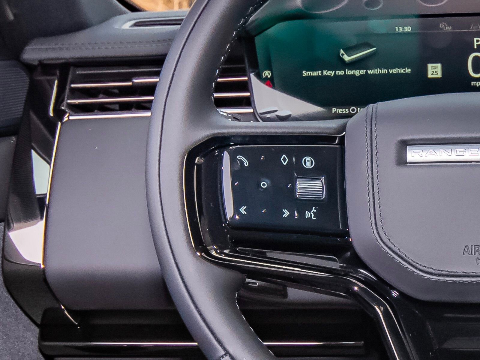 New 2025 Land Rover Range Rover Sport Dynamic SE image 15