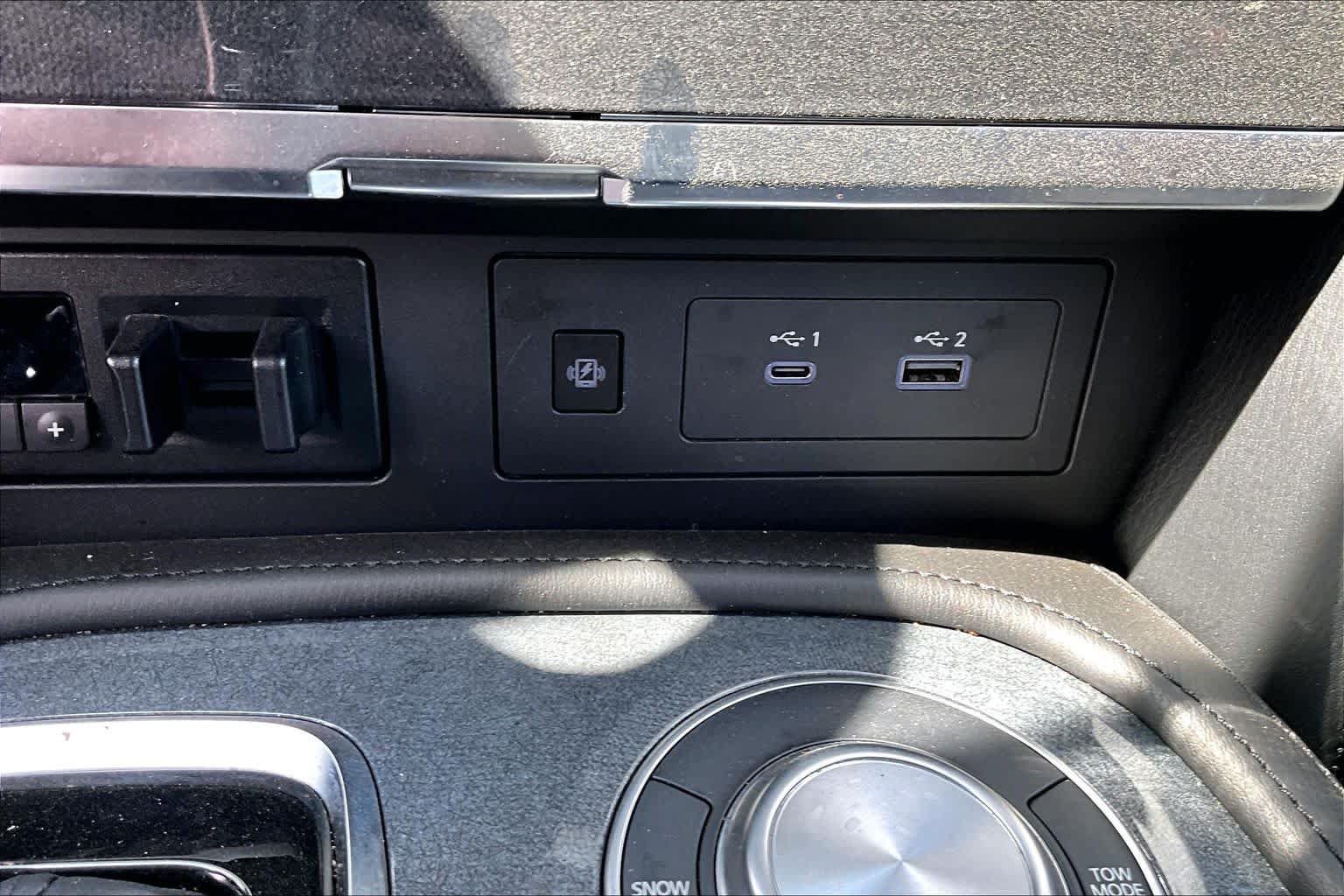 Used 2022 Nissan Armada SV w/ SV Appearance Package RWD image 35