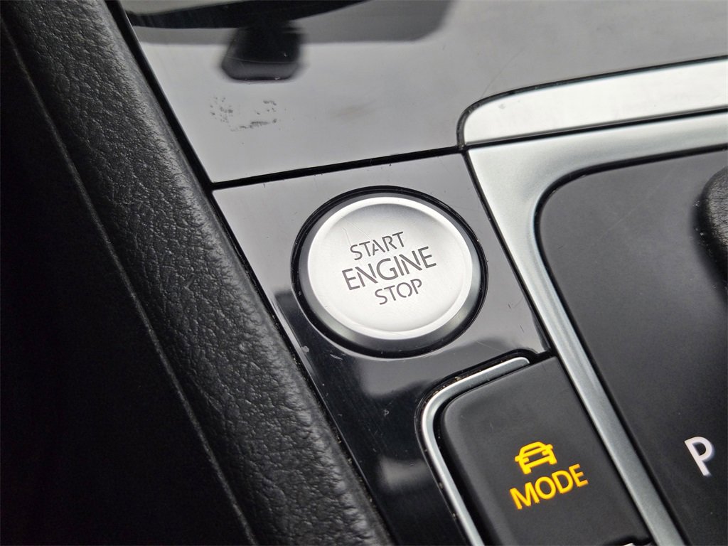 Used 2019 Volkswagen Golf 4-Door image 19