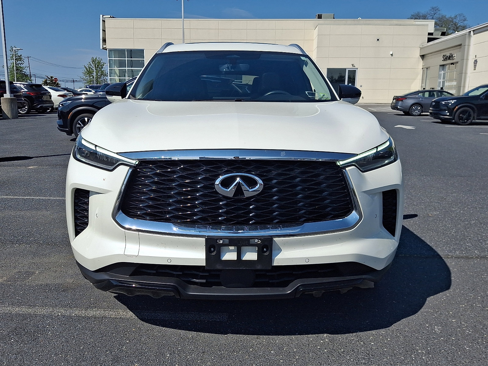 Certified 2023 INFINITI QX60 Luxe w/ Cargo Package AWD/4WD image 2