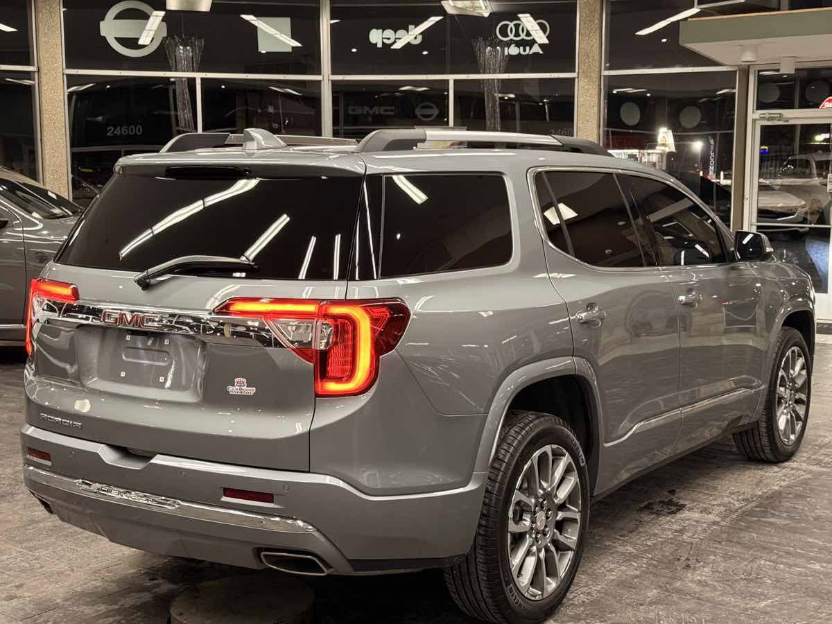 Used 2023 GMC Acadia Denali w/ Denali Technology Package FWD image 10