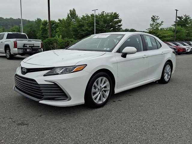 Certified 2024 Toyota Camry LE FWD image 3