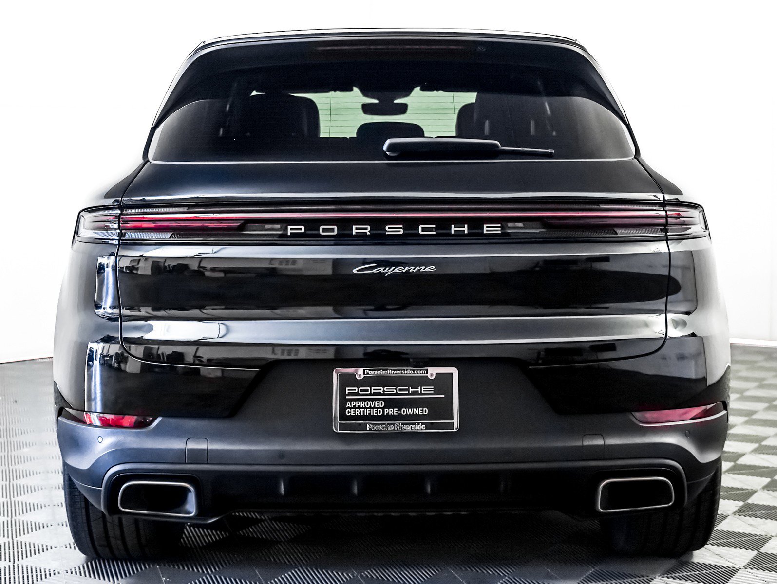 Used 2025 Porsche Cayenne image 11