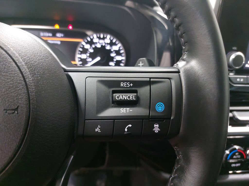 Used 2025 Nissan Pathfinder SV image 20