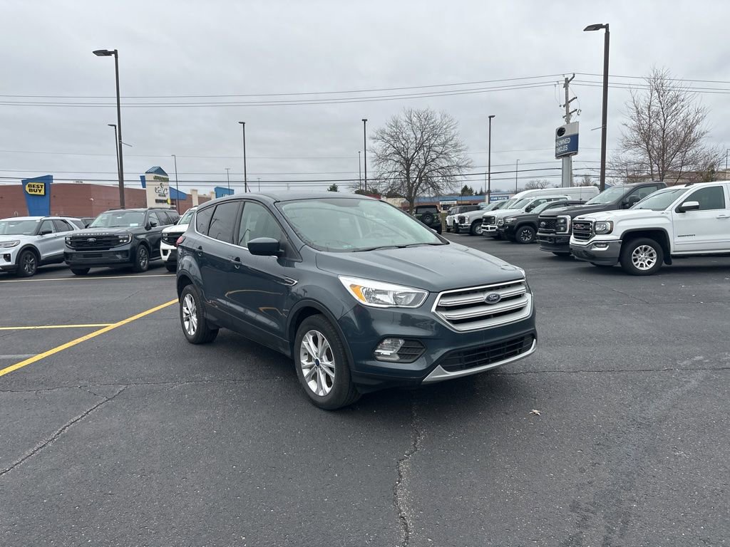 Used 2019 Ford Escape SE image 3