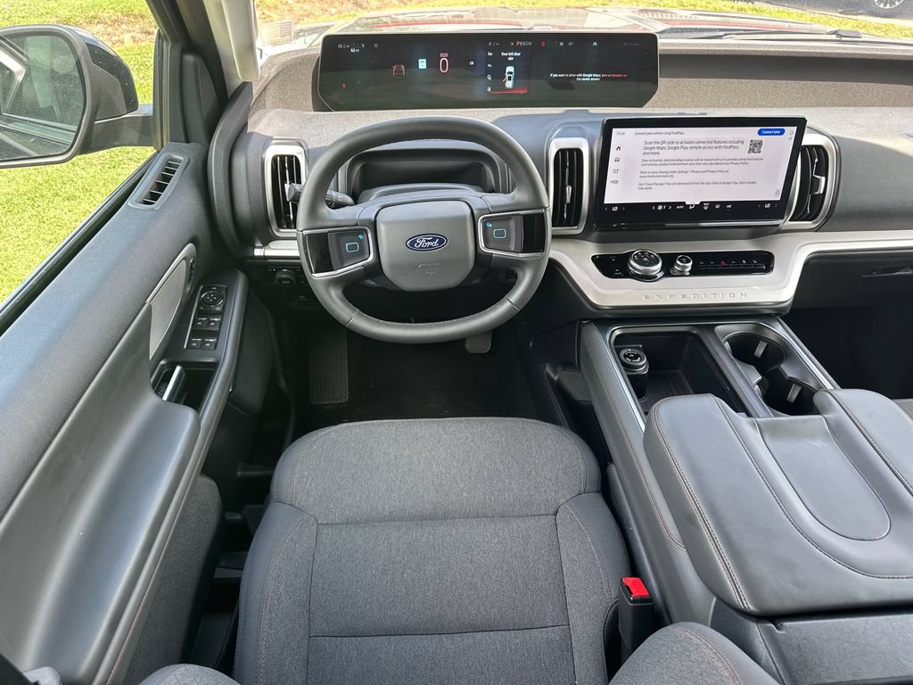 Certified 2025 Ford Expedition Active AWD/4WD image 24