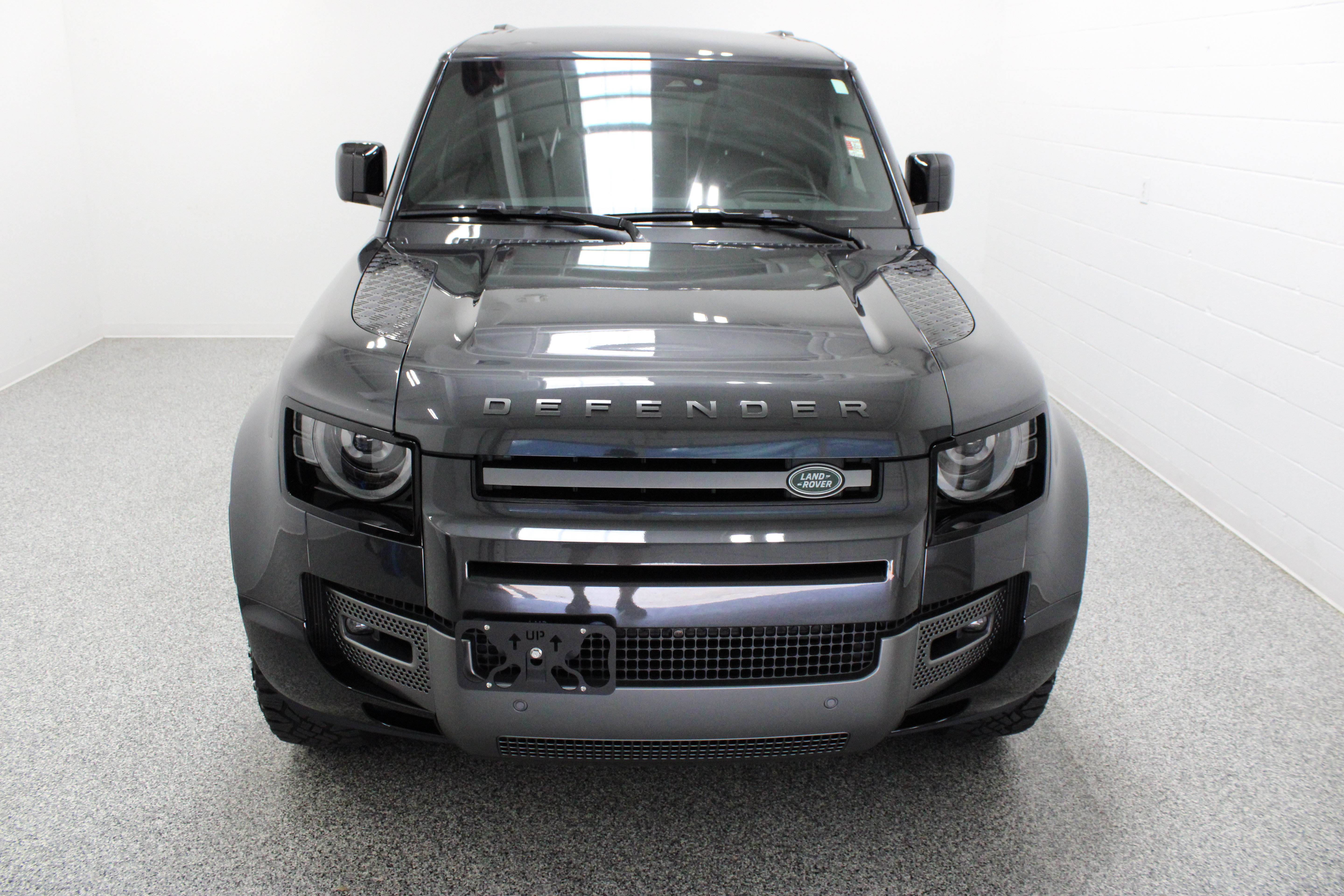 Used 2025 Land Rover Defender 130 Outbound AWD/4WD image 3