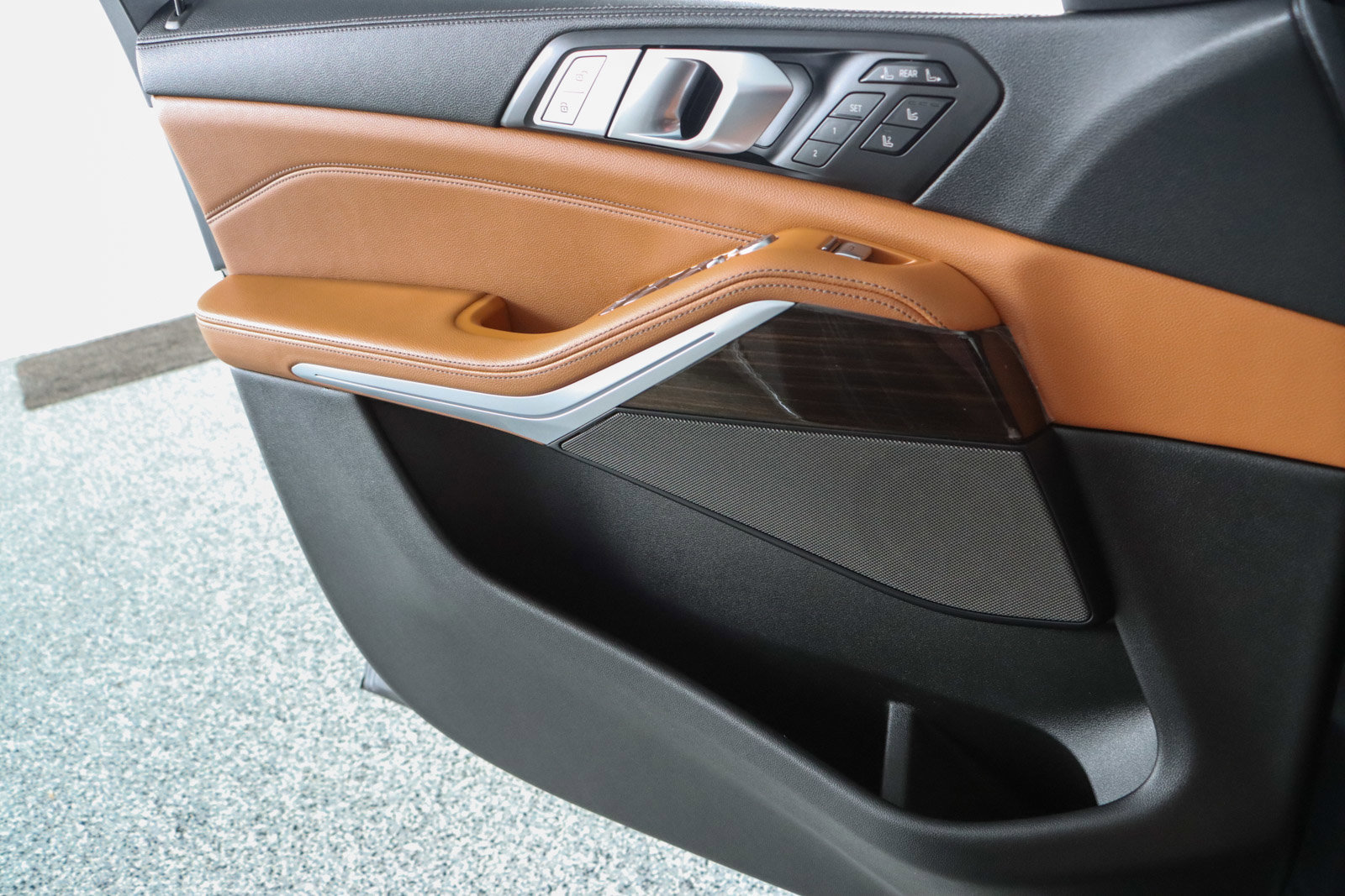 Used 2021 BMW X7 xDrive40i w/ Executive Package image 22