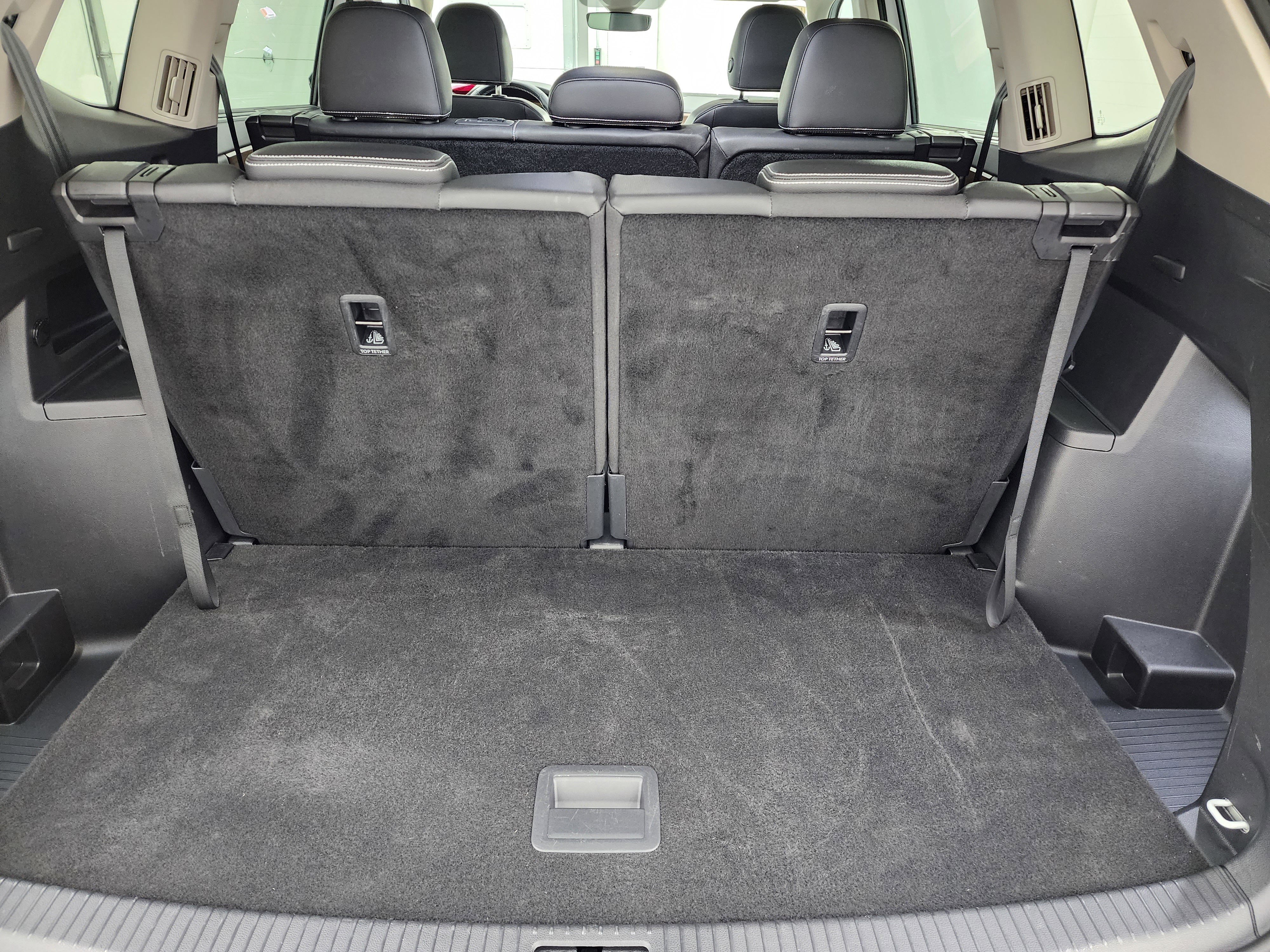 Used 2025 Volkswagen Atlas SE image 28