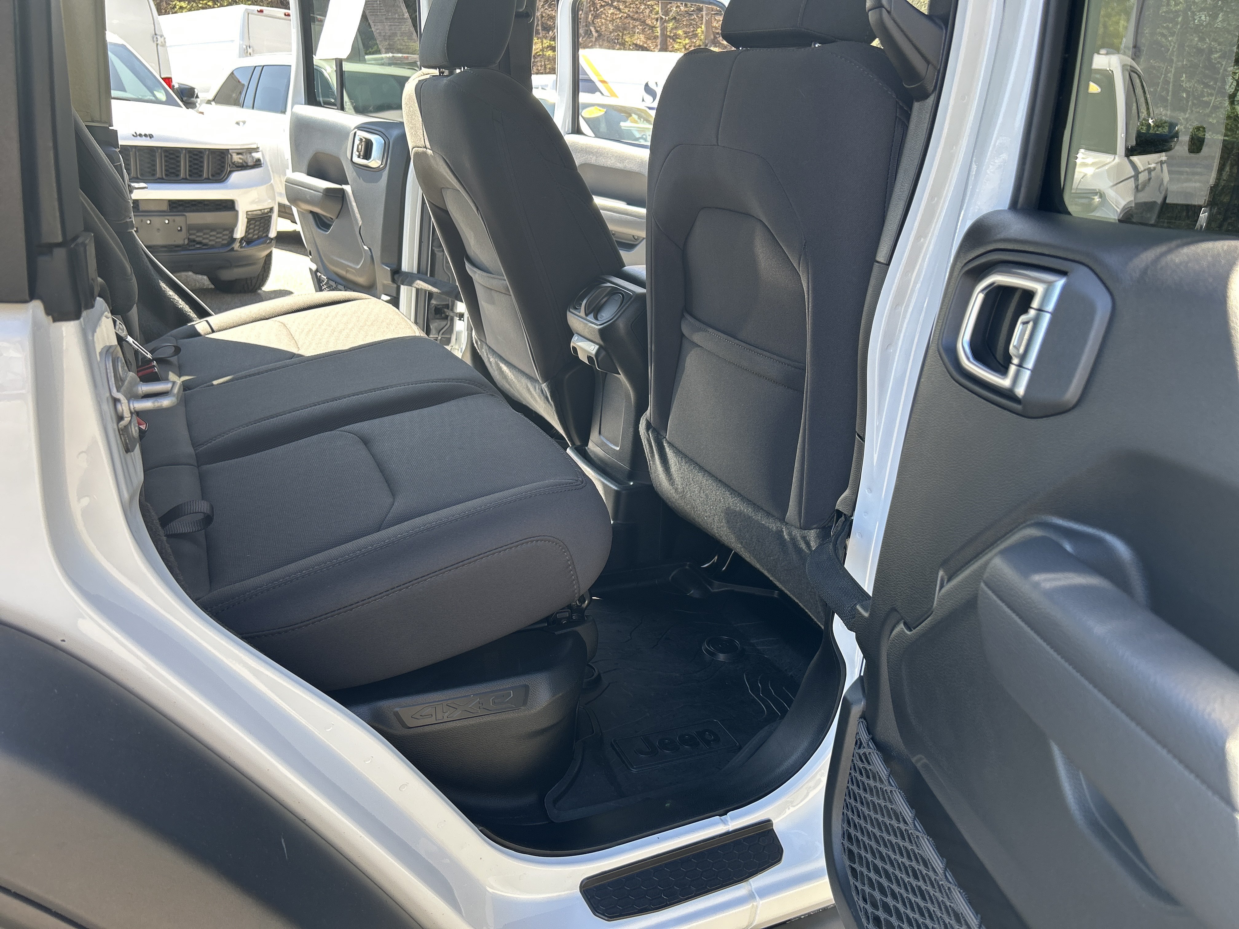 Used 2023 Jeep Wrangler Unlimited w/ Cold Weather Group AWD/4WD image 13