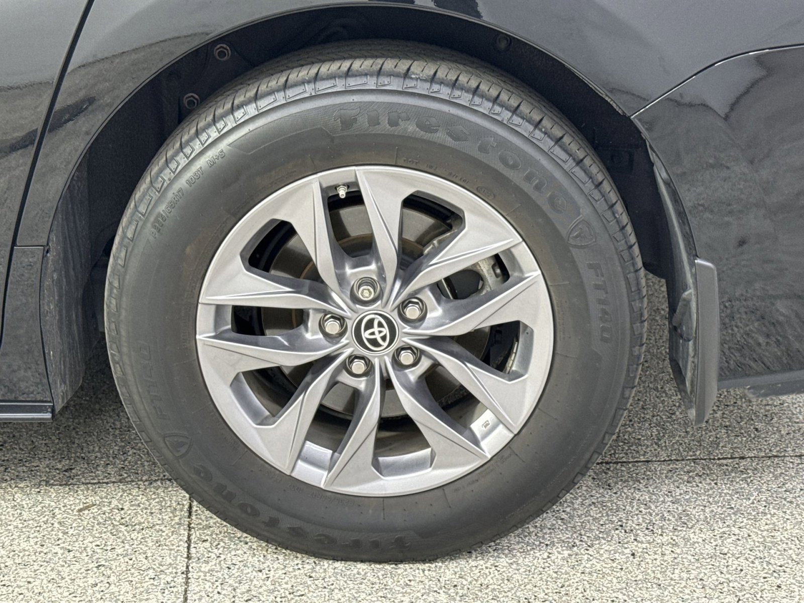 Used 2023 Toyota Sienna LE FWD image 24