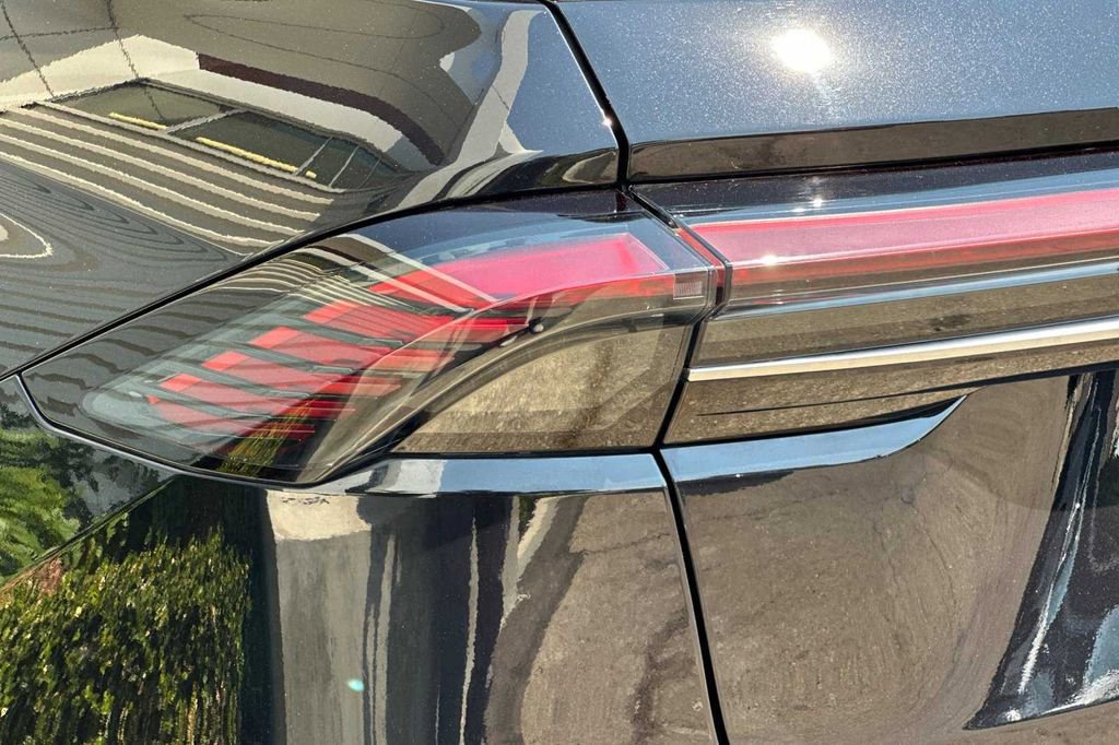 Used 2024 Lincoln Nautilus Reserve w/ Equipment Group 202A image 34