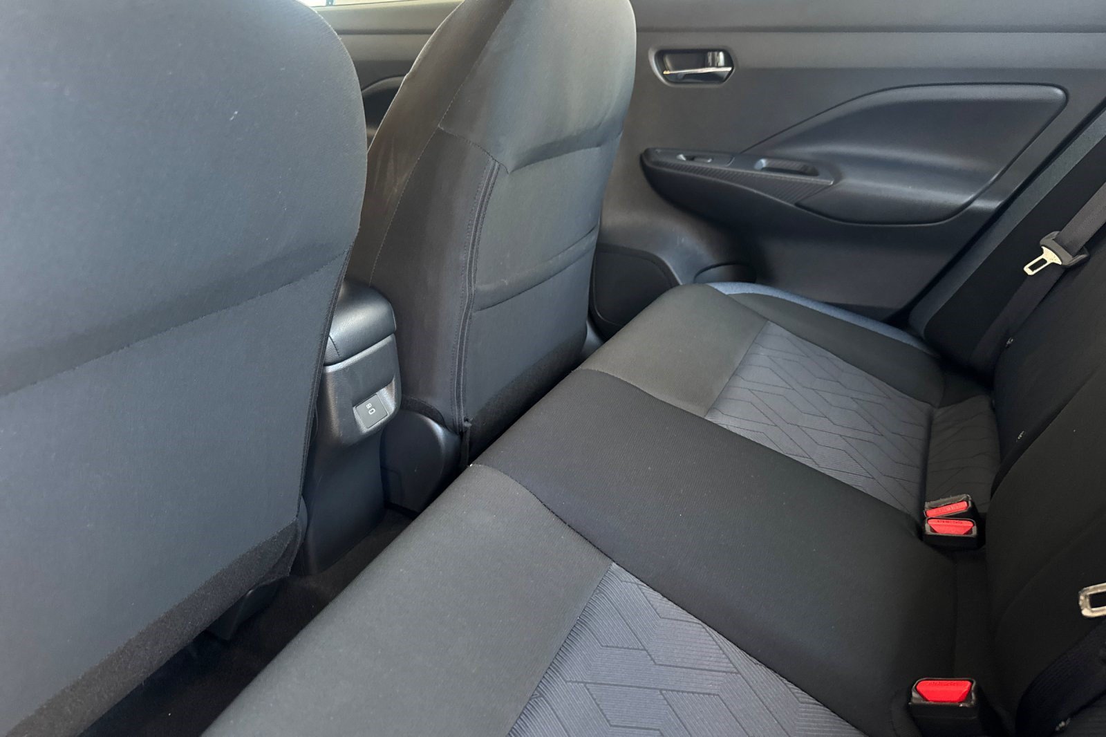 Used 2024 Nissan Versa SV FWD image 24