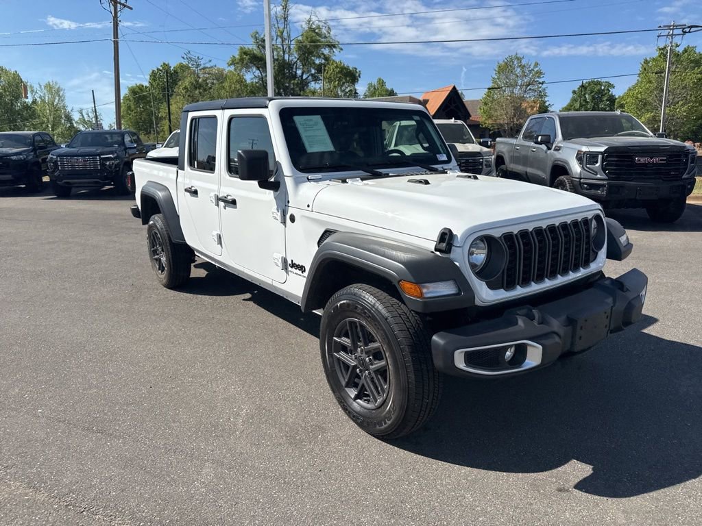 Used 2025 Jeep Gladiator Sport image 7