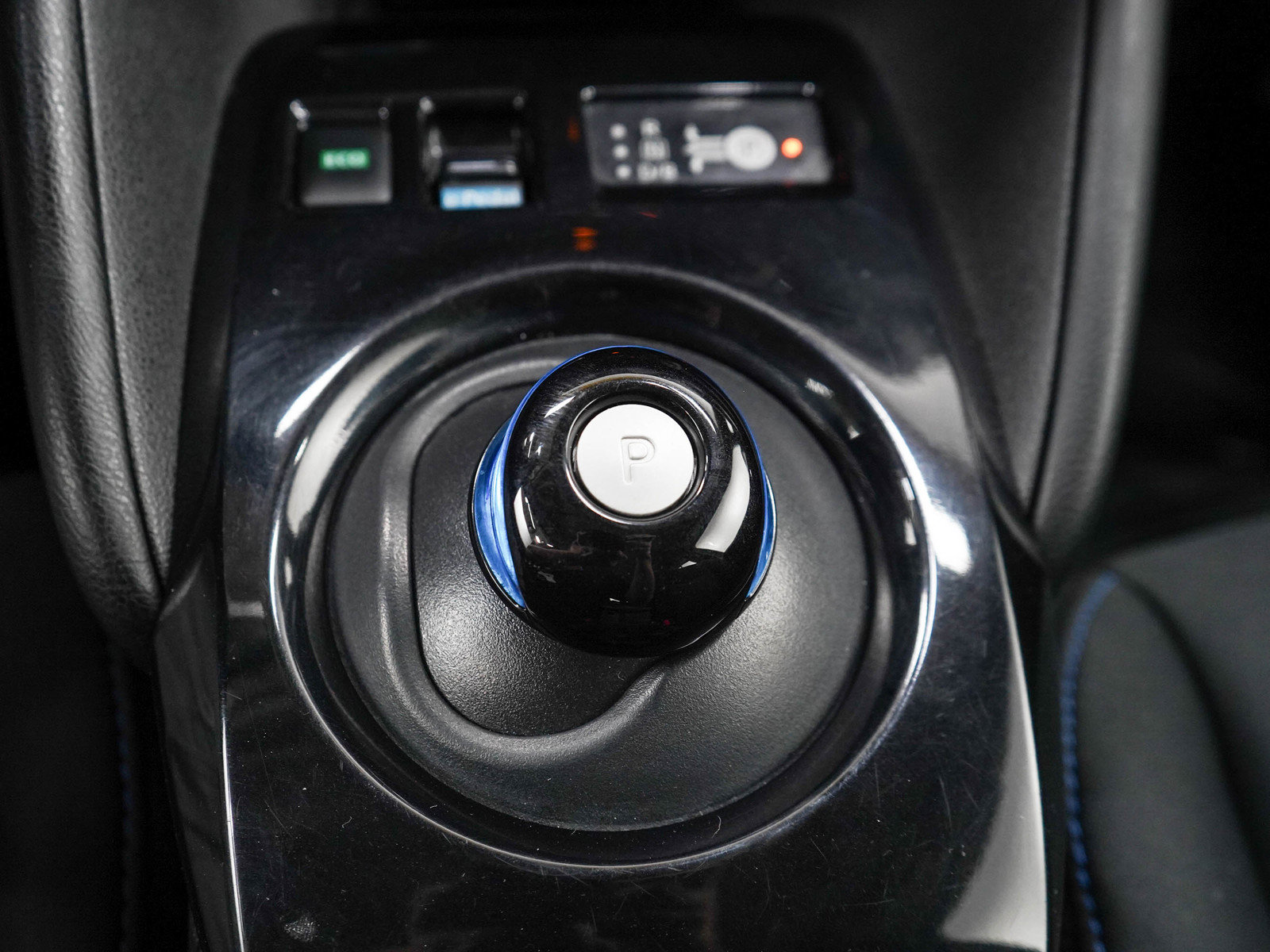 Used 2020 Nissan Leaf SV FWD image 23