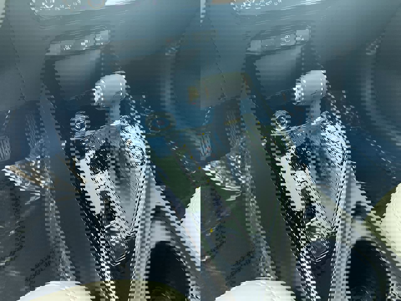 Certified 2023 Kia Niro EX image 23