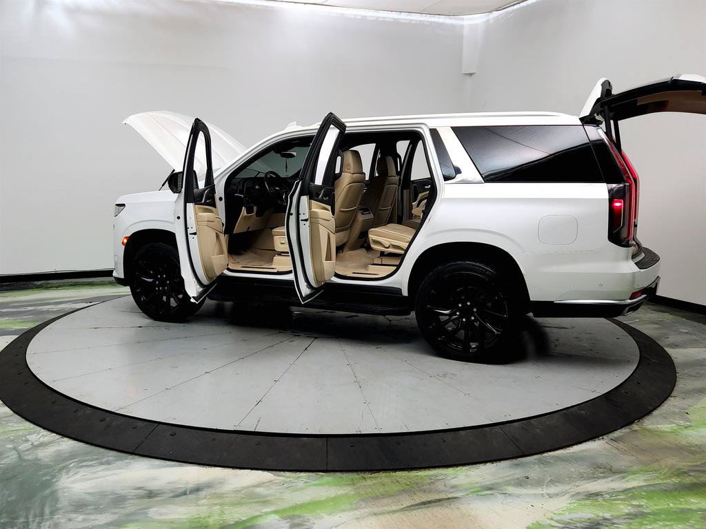 Used 2021 Cadillac Escalade Premium Luxury w/ LPO, Illumination Package AWD/4WD image 12
