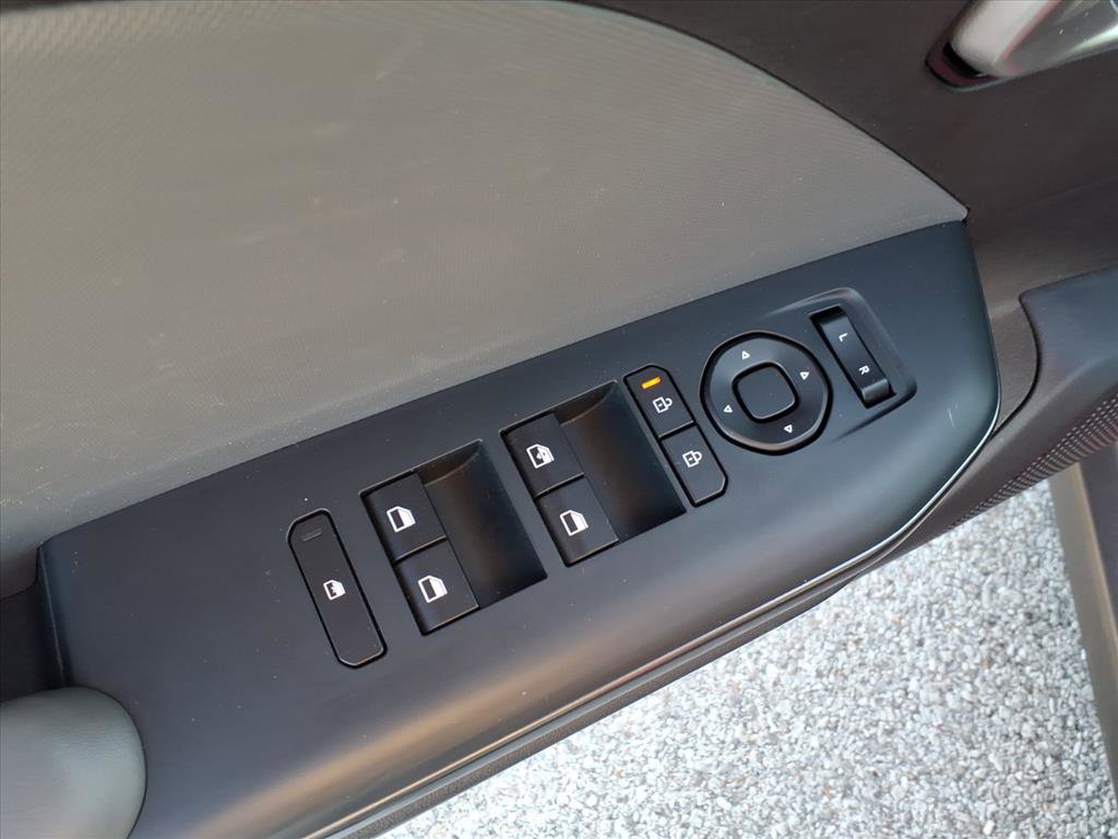 Used 2025 Kia K4 LXS image 21