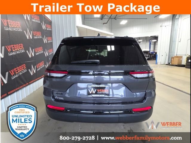 New 2025 Jeep Grand Cherokee Altitude image 5