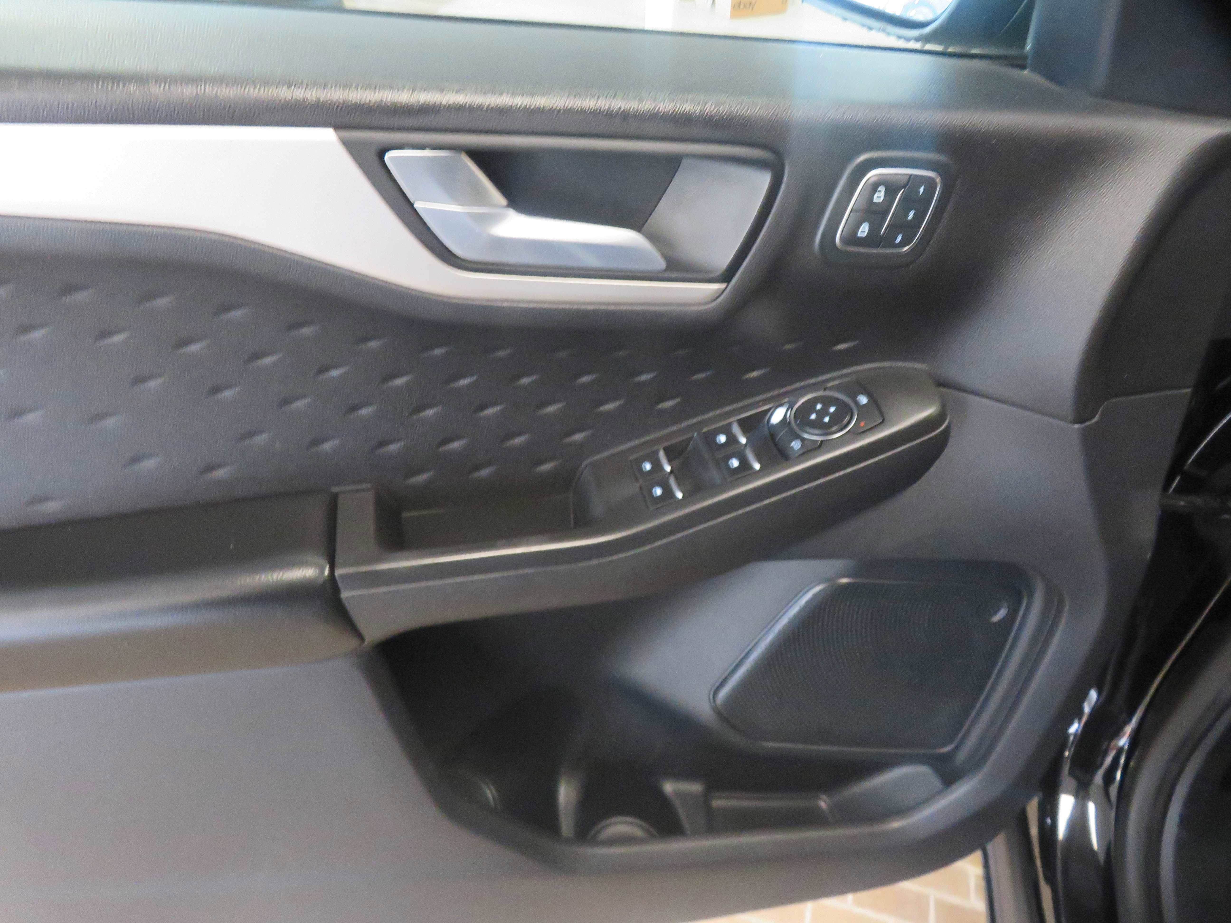 Used 2020 Ford Escape SEL image 14