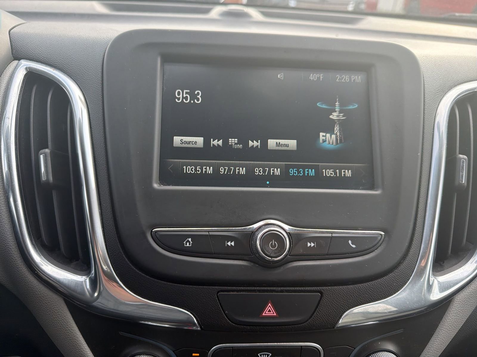 Used 2018 Chevrolet Equinox LS image 13