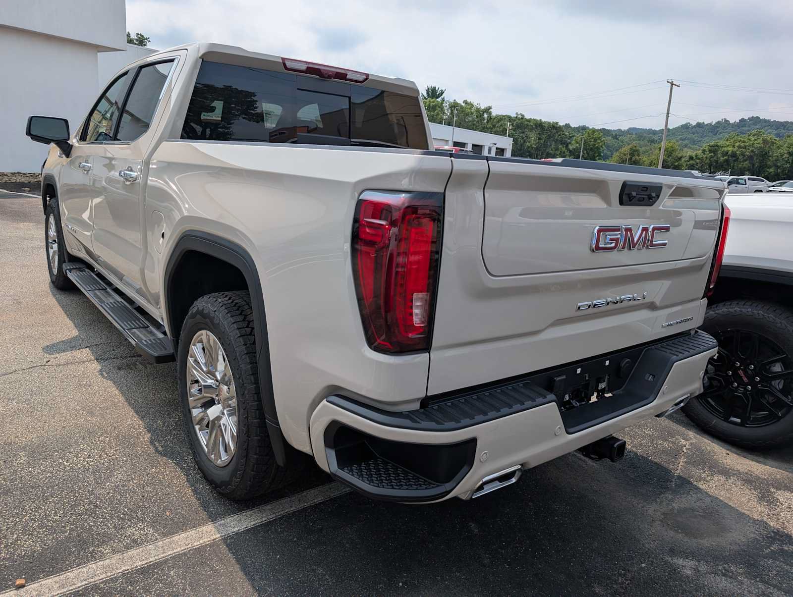 New 2026 GMC Sierra 1500 Denali w/ Technology Package AWD/4WD image 10