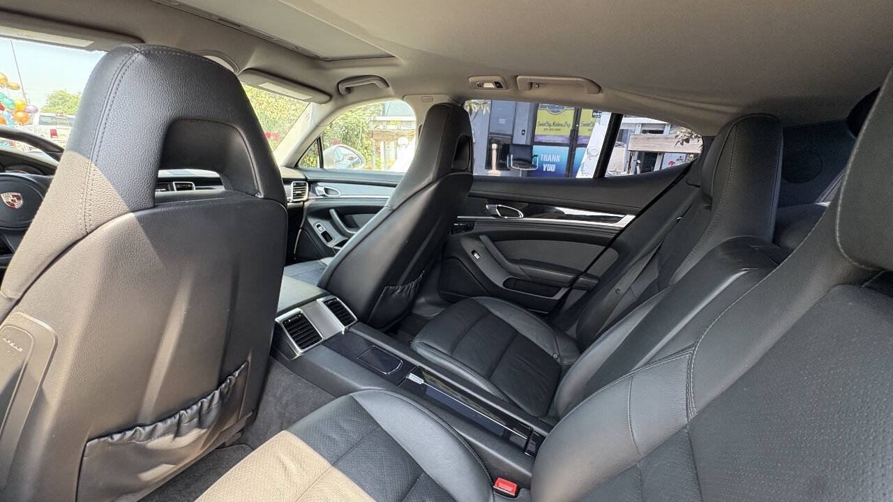 Used 2012 Porsche Panamera 4 image 6