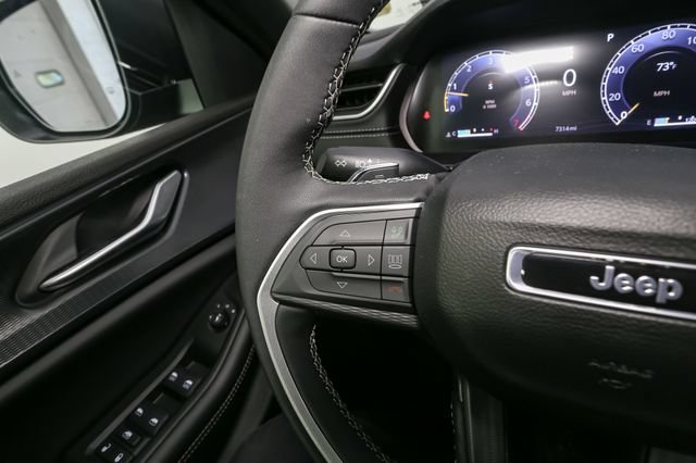 Used 2025 Jeep Grand Cherokee Laredo X w/ Luxury Tech Group I AWD/4WD image 33