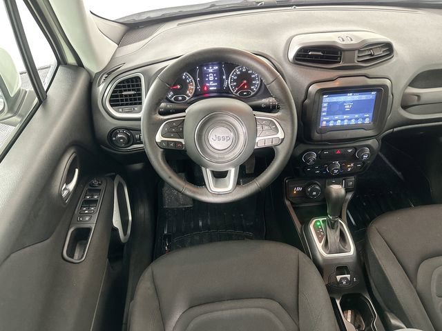 Used 2020 Jeep Renegade Latitude w/ Cold Weather Group image 10