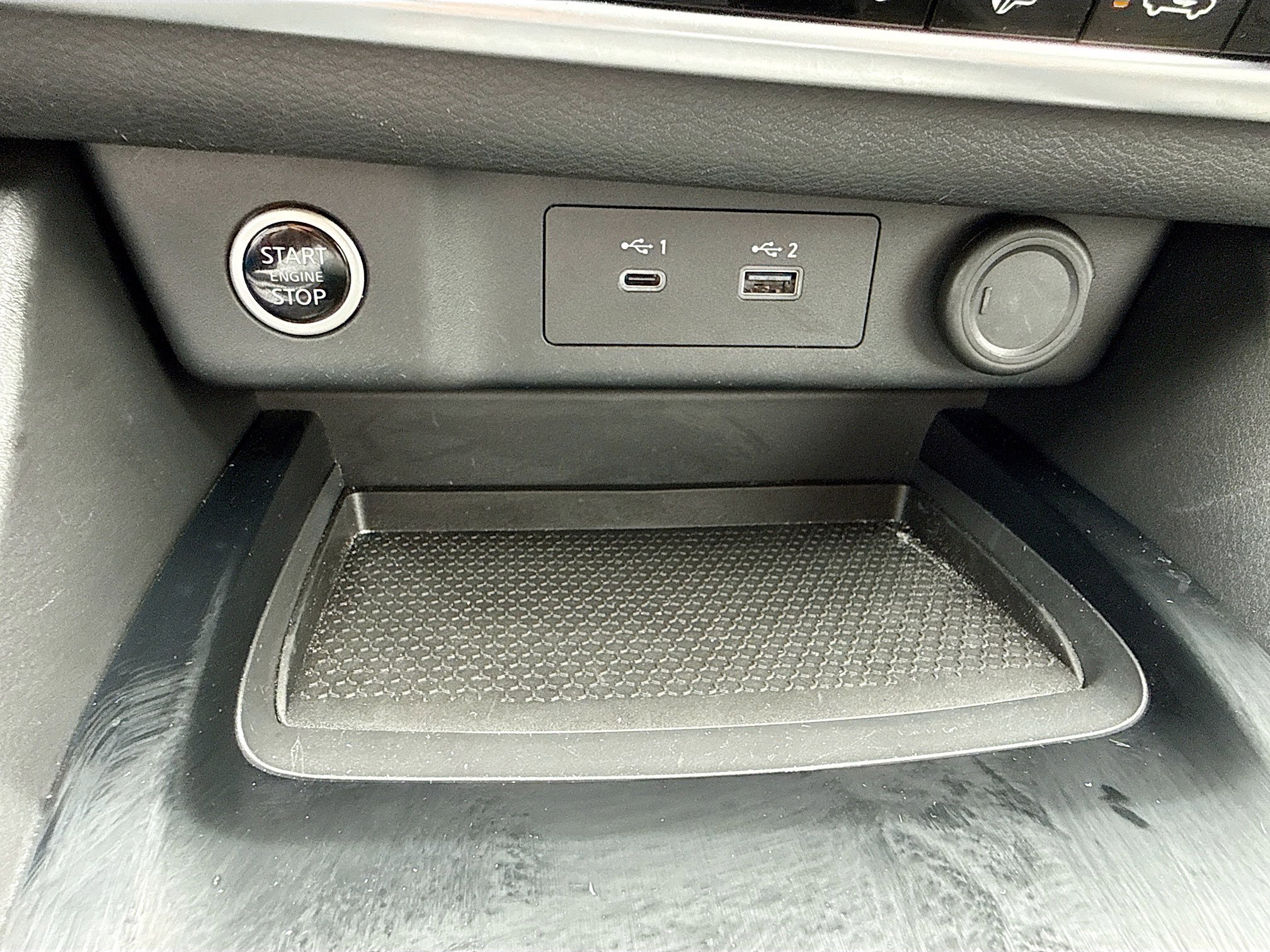 Used 2023 Nissan Rogue SV image 29