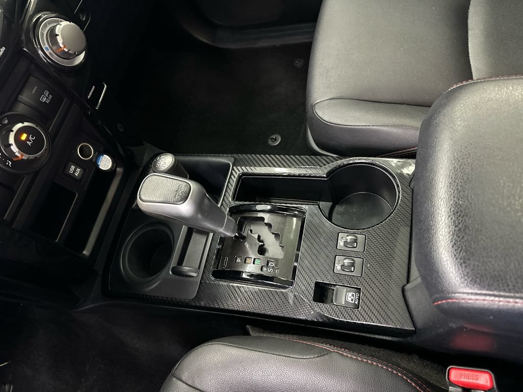 Used 2018 Toyota 4Runner TRD Off-Road Premium AWD/4WD image 31